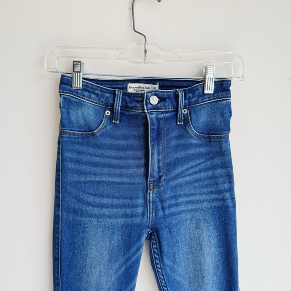 ABERCROMBIE AND FITCH The Jean Legging High Rise 4 - Picture 3 of 7
